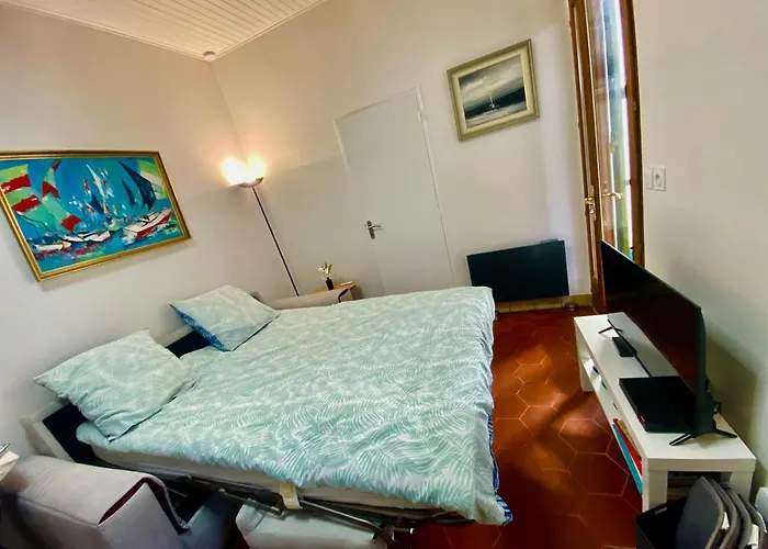 Maison Proche Plage Et Centre Ville, Climatisee Avec Menage, Draps Et Serviettes Inclus بيت للعطل *
